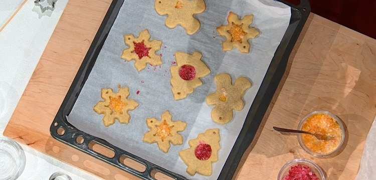 Biscotti di vetro da appendere è sempre mezzogiorno