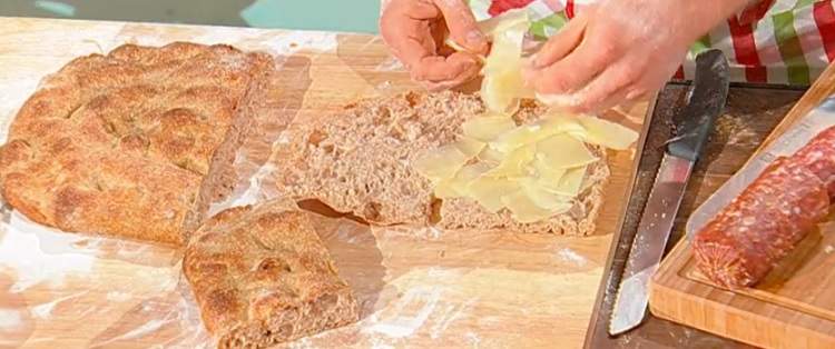 Schiacciata integrale è sempre mezzogiorno