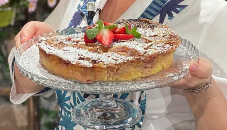 Clafoutis alle fragole è sempre mezzogiorno