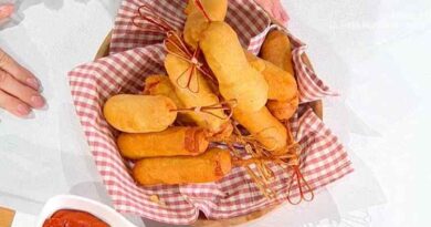 Corn dogs con ketchup è sempre mezzogiorno