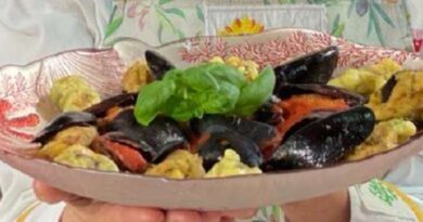 Cozze ripiene fritte è sempre mezzogiorno