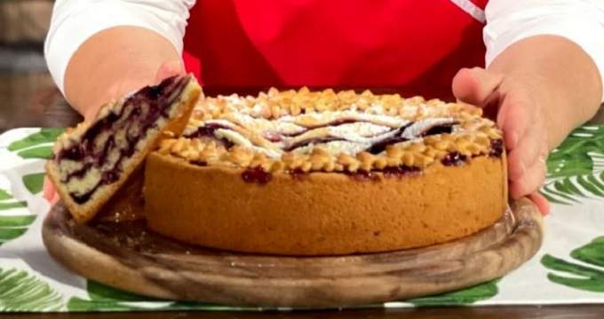 Crostata multistrato è sempre mezzogiorno